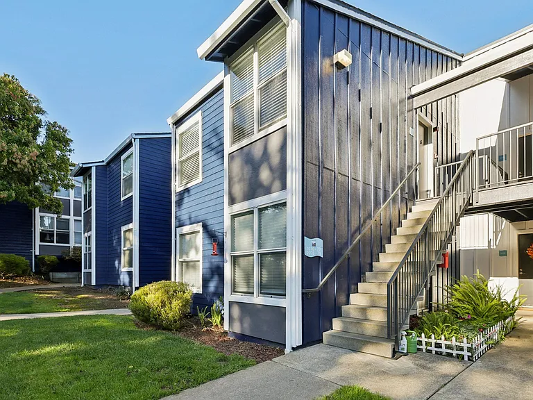 Skyline Heights Apartments — Photo 39
