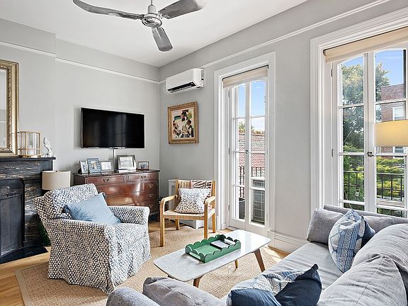 2nd image of 44 Remsen St APT 10
