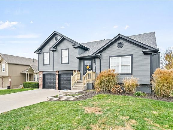 2nd image of 1716 NW Nicholas Dr