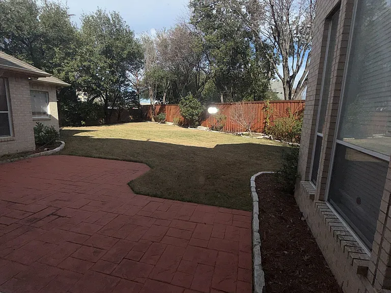 3917 Cornwall St — Photo 11