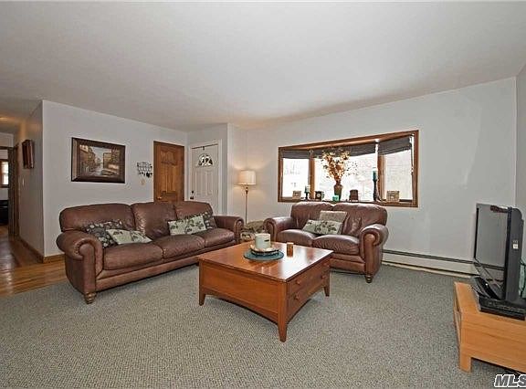 2nd image of 121 Greenhaven Dr