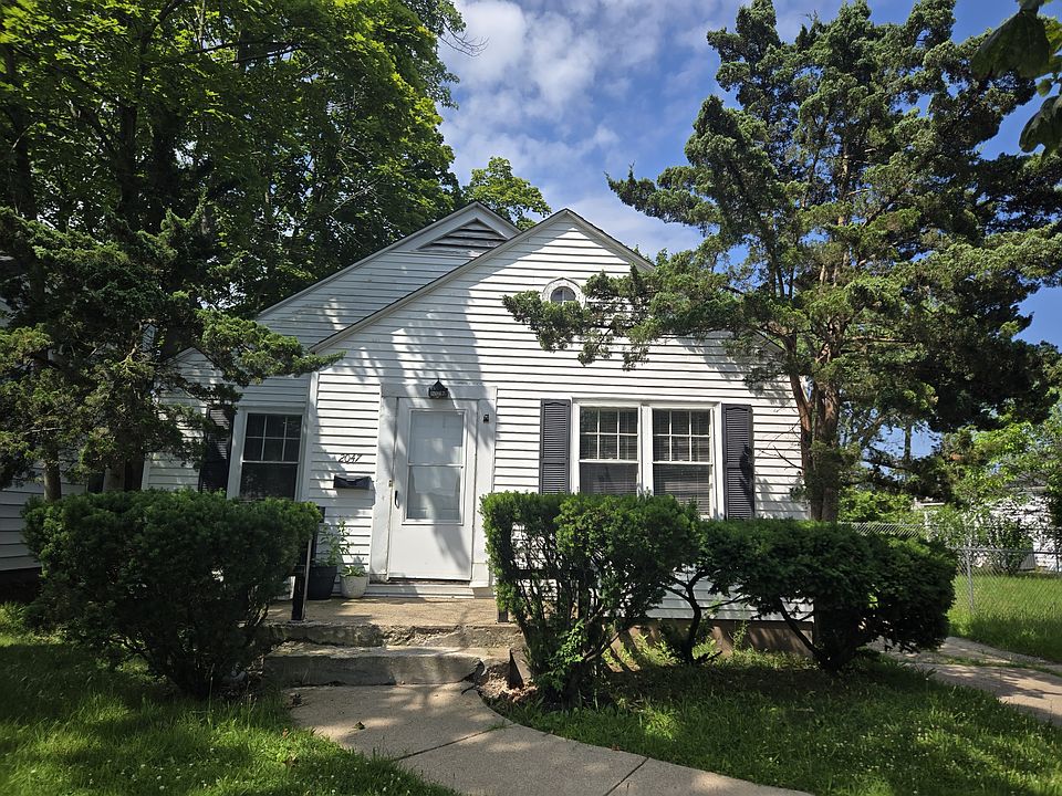 1st image of 2047 Beverly Pl