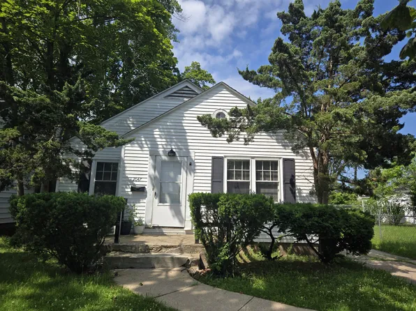2047 Beverly Pl, South Bend, IN 46616