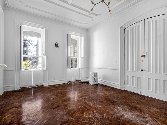2nd image of 457 Clinton Ave APT 1B