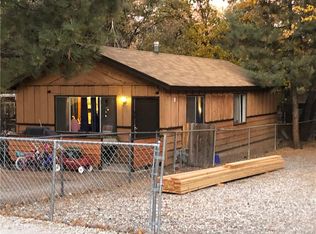 405 Holmes Ln, Sugarloaf, CA 92386