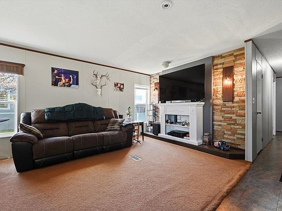 3rd image of 142 Spearfish Mountain Ct