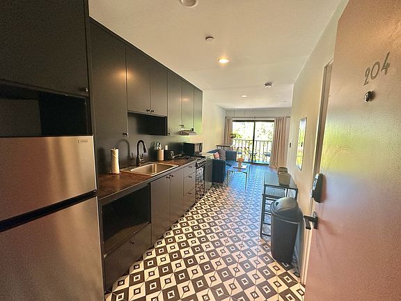 3rd image of 201 Academy Dr Unit 204