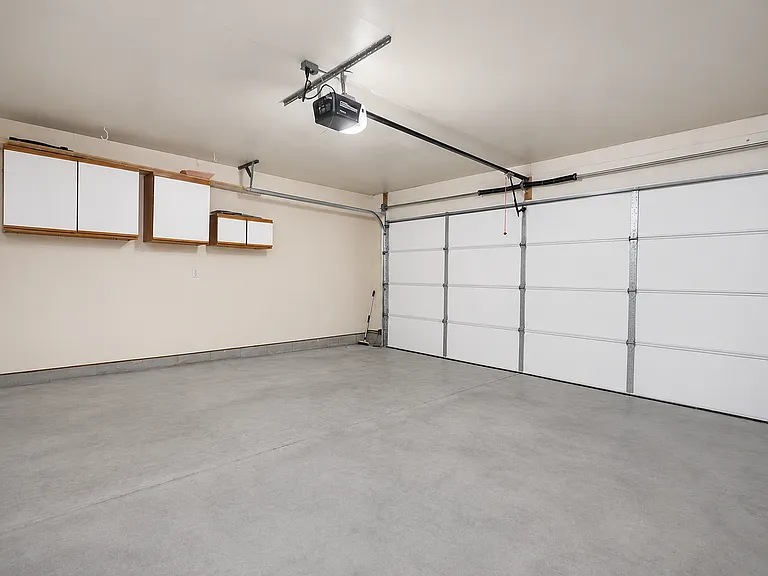 6226 Oakglen Dr — Photo 28