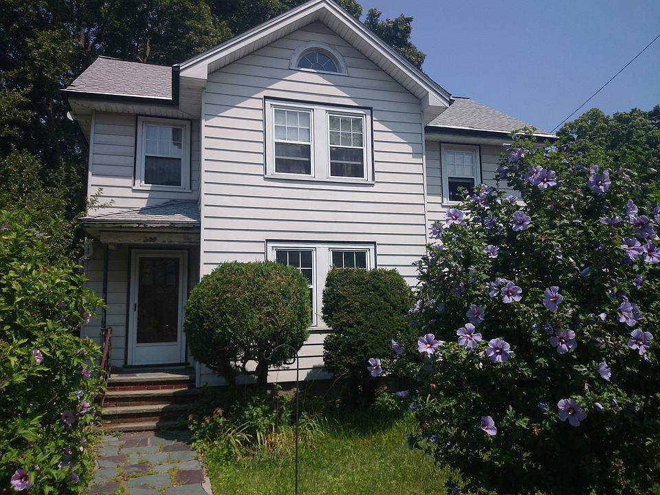 2nd image of 239 Weld St