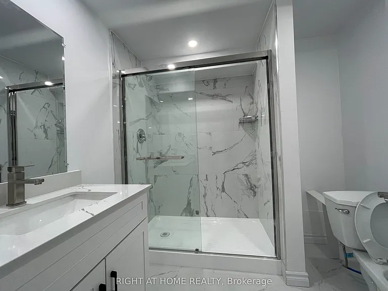 58 Meadowcrest Ln #LOWER — Photo 10