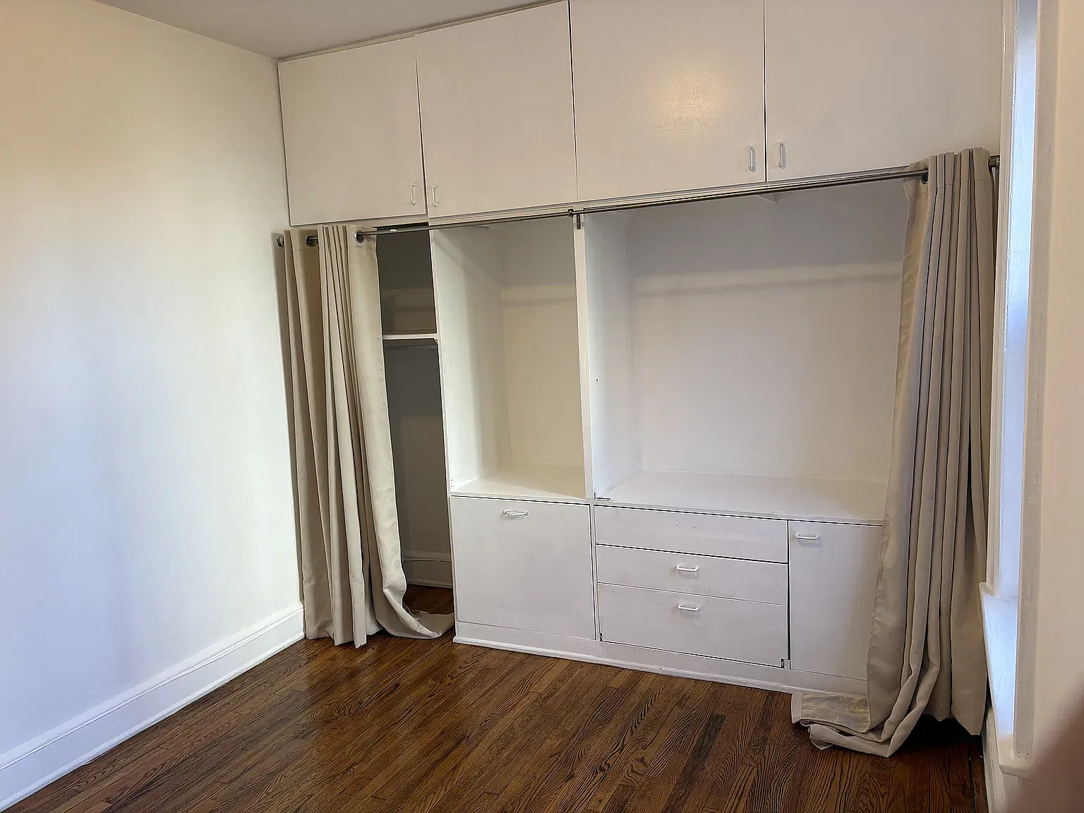 45-54 39th Place — Photo 3
