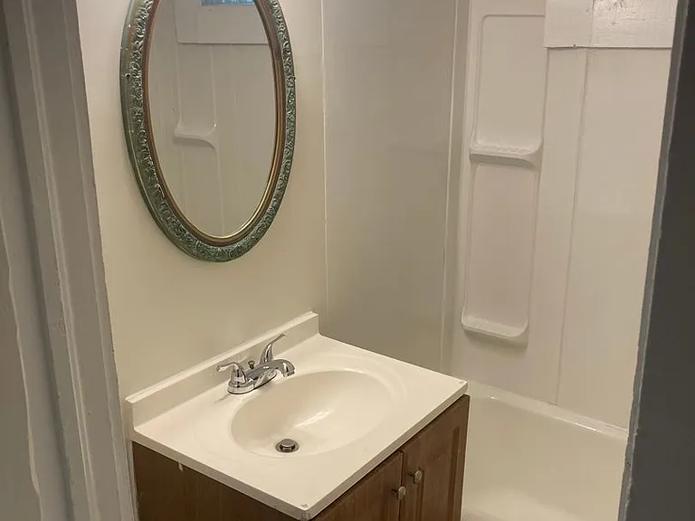 174 Yale Rd NE — Photo 12