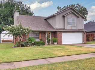 10715 E 119th Ct, Collinsville, OK 74021