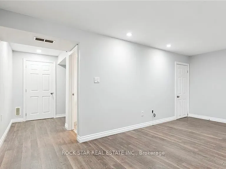 159 Henhoeffer Cres — Photo 5
