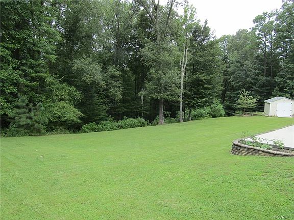 5th image of 385 Oxford Ln