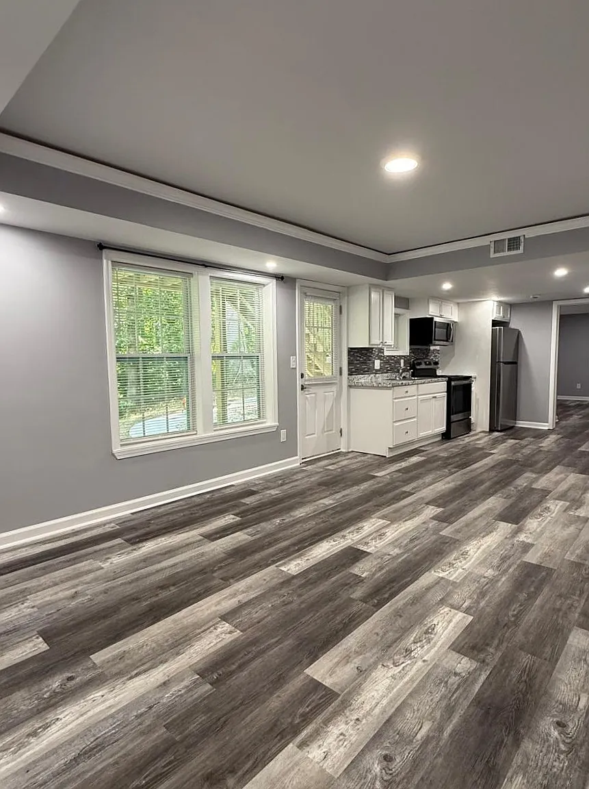 715 Simon Ive Dr — Photo 2