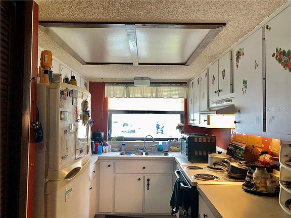 5th image of 3831 NE 22nd Ave