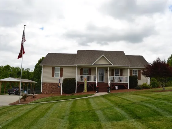 493 Dogwood Acres Ln, Madison, NC 27025