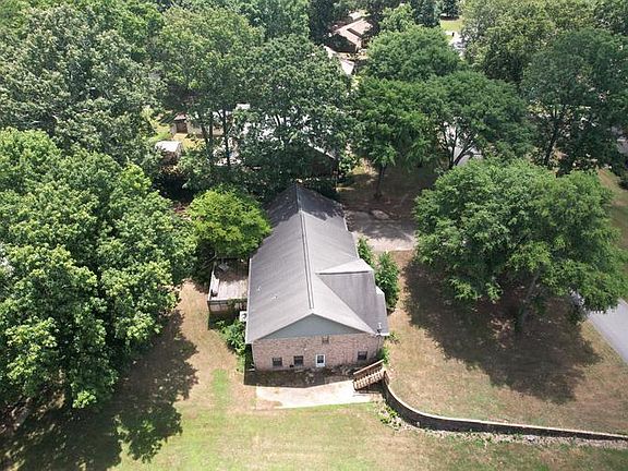 3rd image of 13464 Shelly Dr