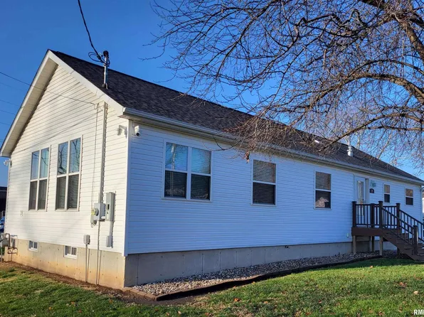 145 S Jackson St, Kinderhook, IL 62345