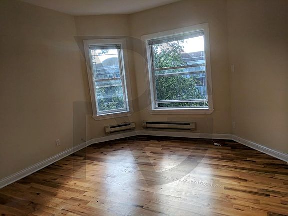 2nd image of 4421 N Wolcott Ave #4423B2