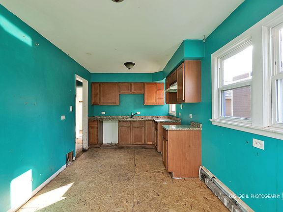 4th image of 1525 Idlewild Dr