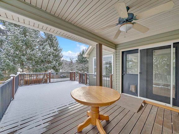 5th image of 1215 College Heights Dr