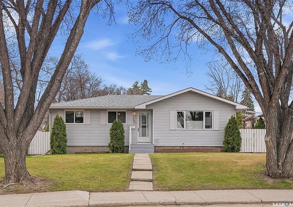 1st image of 1663 Alexandra AVENUE