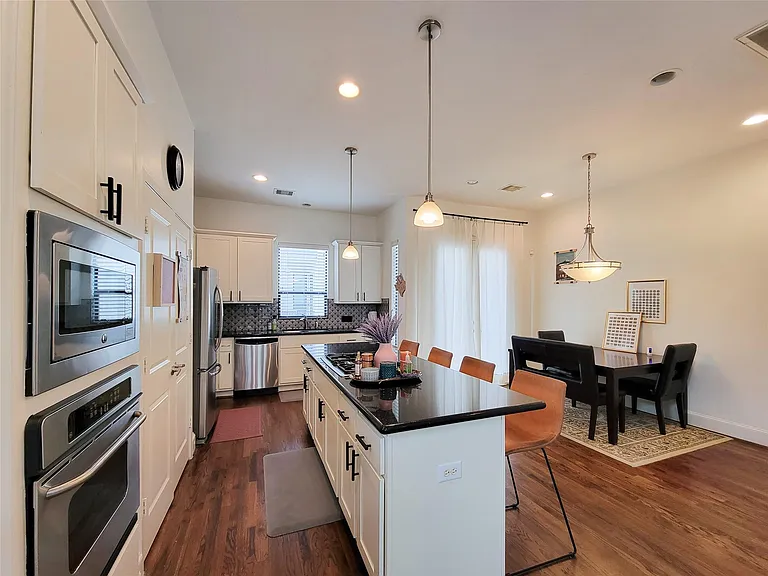 403 Jackson Hill St — Photo 26