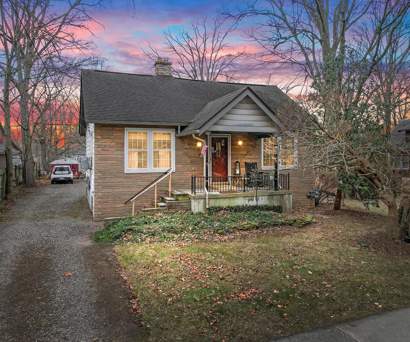 1474 Jewett Ave photo 1