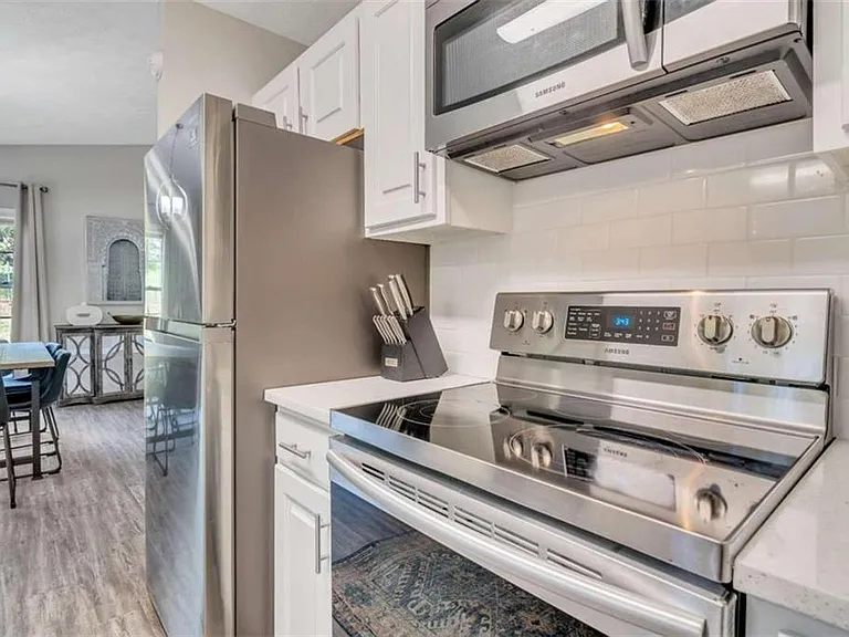 302 Hidden Ct — Photo 8