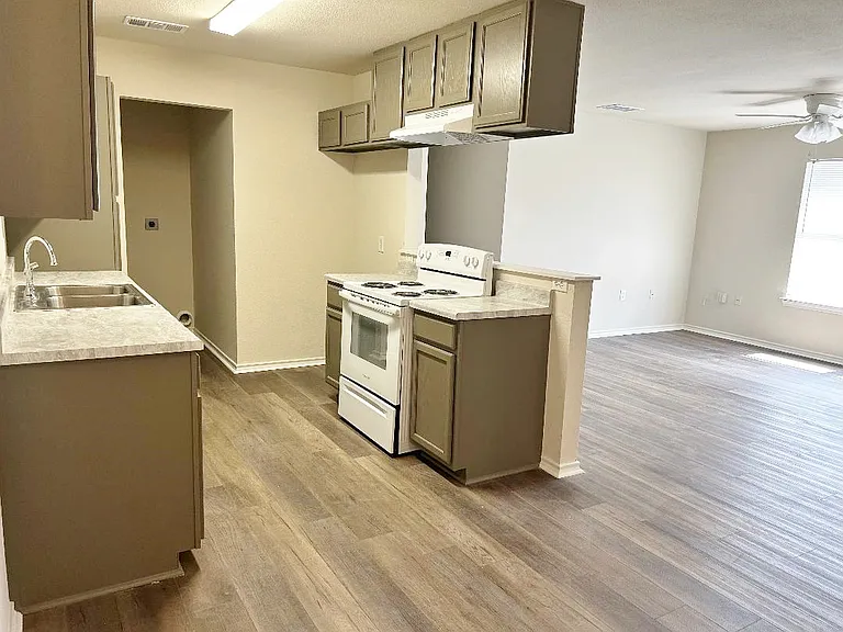 8164 Marydean Ave — Photo 5