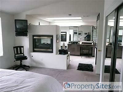 4th image of 6702 N Parkview Ln