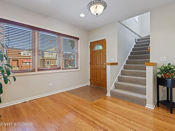 4th image of 5548 N McVicker Ave