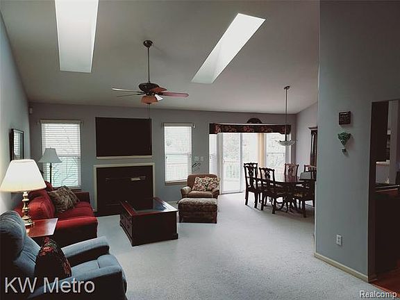 2nd image of 1337 Waverly Dr