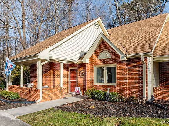 3rd image of 3124 Lake Village Dr #36