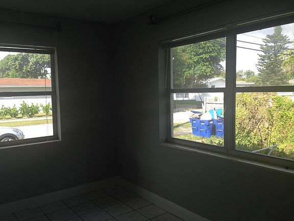 2nd image of 11007 NE 12th Ave