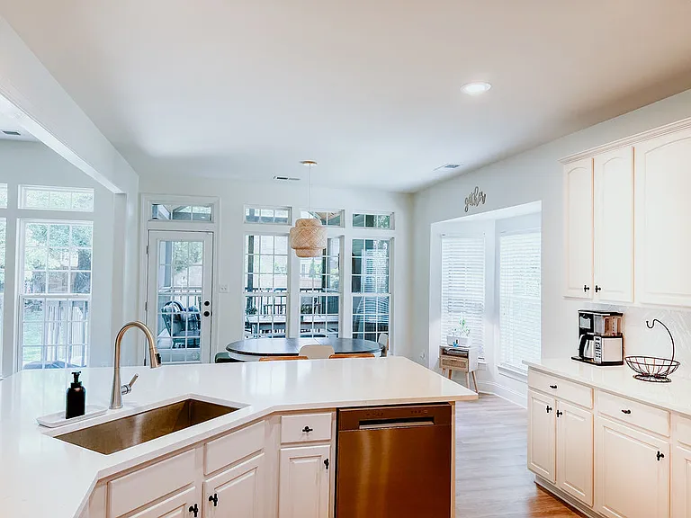6910 Augustine Way — Photo 5