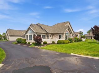 7026 Creekside Cir, Fairborn, OH 45324