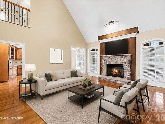 4th image of 4710 Pimlico Ln