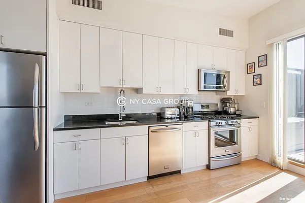 Rented by NY Casa Group | media 22