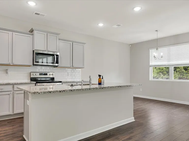 1127 Sims Dr — Photo 11