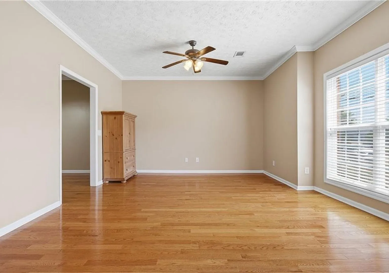 Brick Townhome in Meadowbrook! — Photo 4