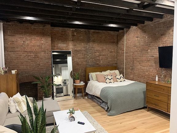 4th image of 203 Grand St APT 1
