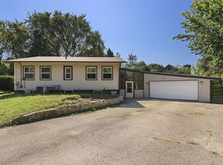 5401 82nd St, Kenosha, WI 53142