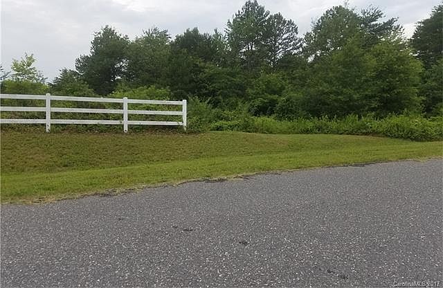 1st image of 101 Stallion Ln