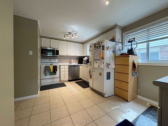 3rd image of 120 Moss Pl