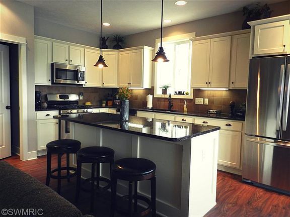 5th image of 12612 Retreat Dr #16