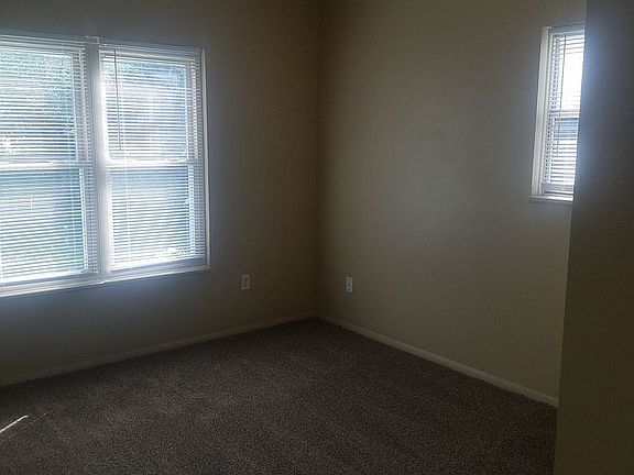 5th image of 740 E Markwood Ave