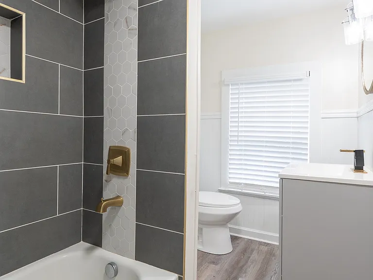 1114 Hoover Ave — Photo 9